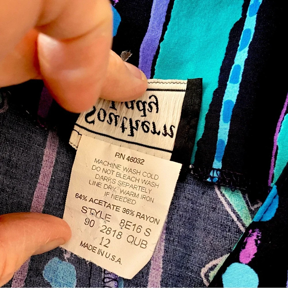 Jacket ~ Vintage ~ Light Weight ~ Women’s ~ Single Button ~ V Neck ~ 80’s-90’s - Picture 3 of 4